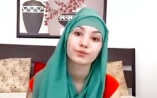 Raunchy arab college girl poses in webcam porn in homemade xxx