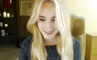 Naughty blonde girlfriend fingers her clit in homemade solo